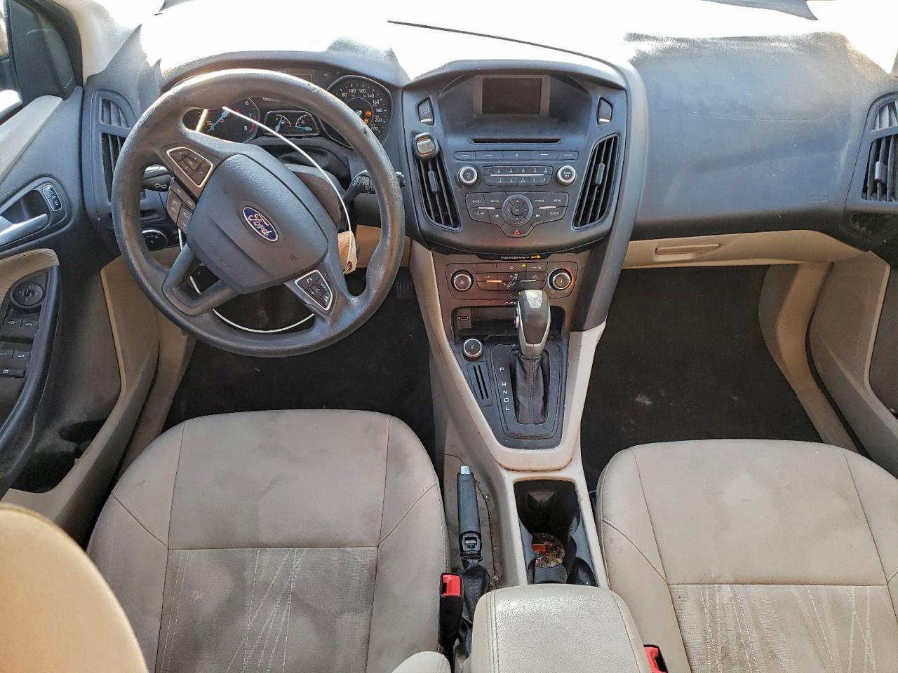 2015 FORD FOCUS SE photo 8