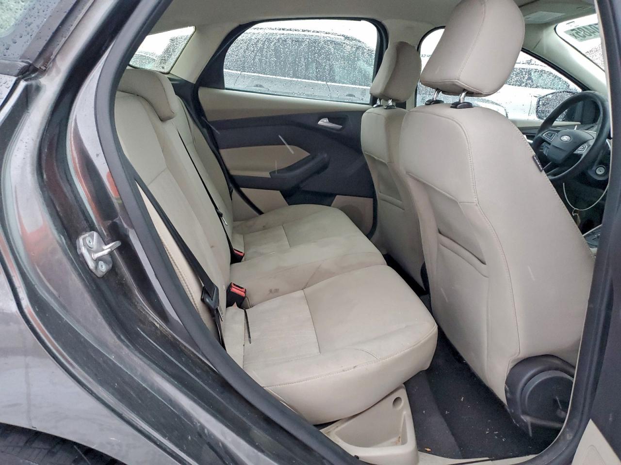 2015 FORD FOCUS SE photo 10