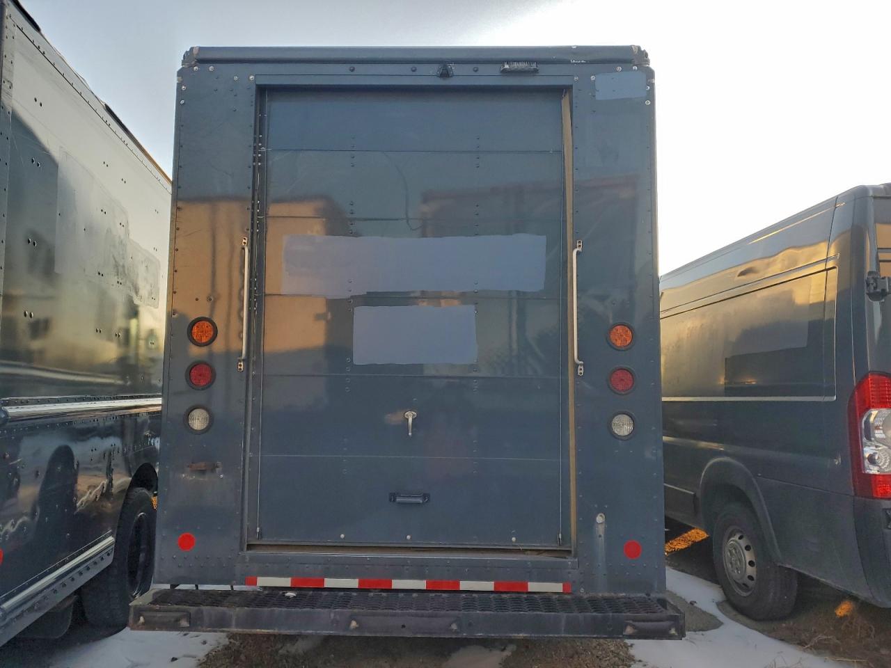 2021 FORD F59 photo 6