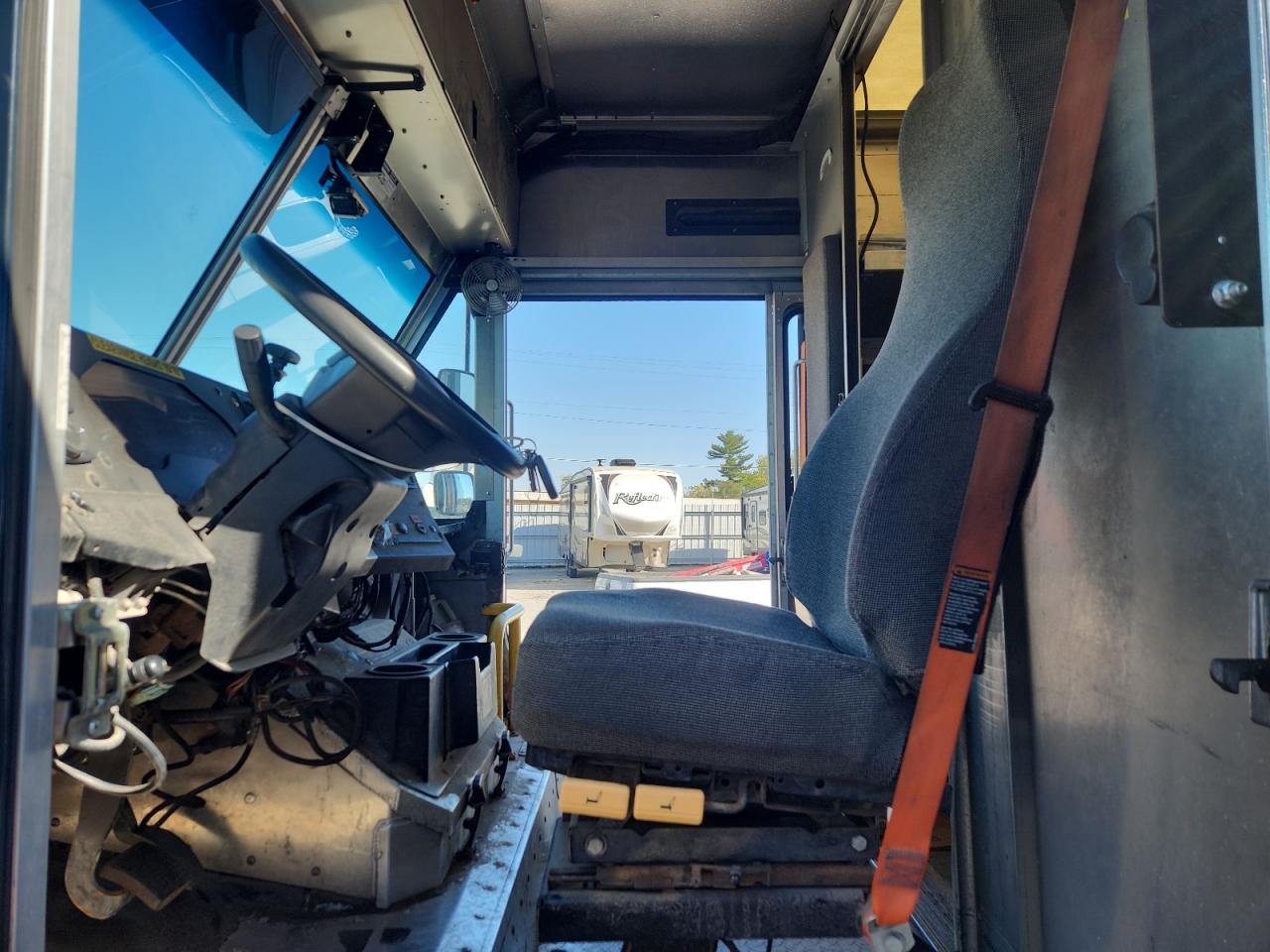 2021 FORD F59 photo 7
