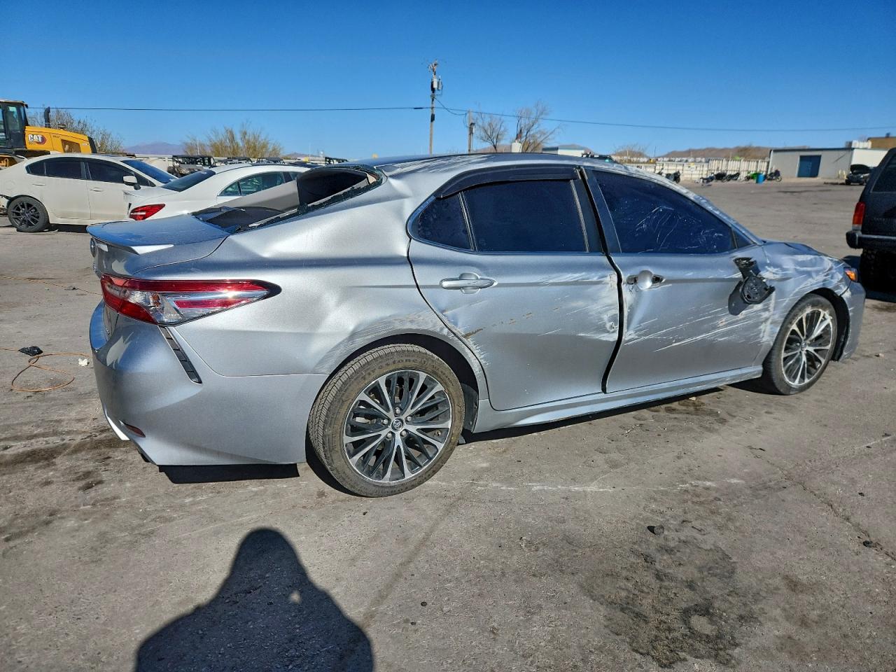 2018 TOYOTA CAMRY L photo 3