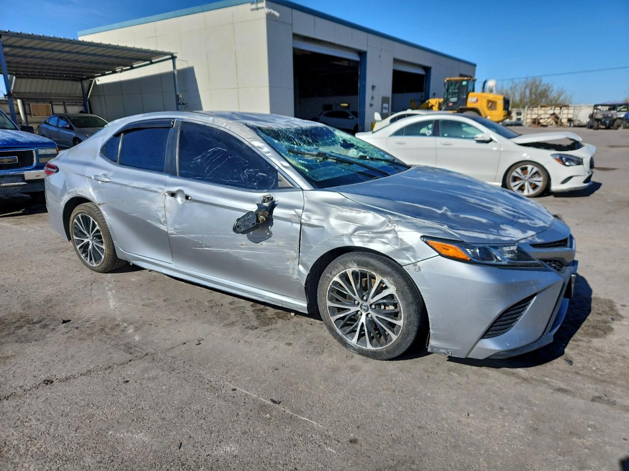 2018 TOYOTA CAMRY L photo 4