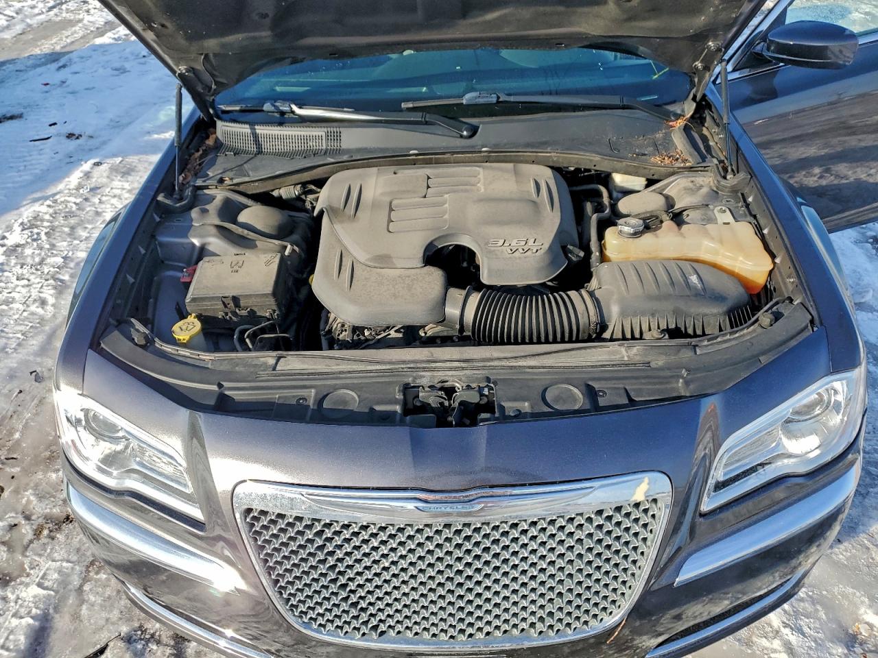 2014 CHRYSLER 300 photo 11