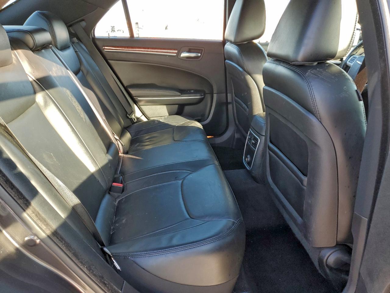 2014 CHRYSLER 300 photo 10