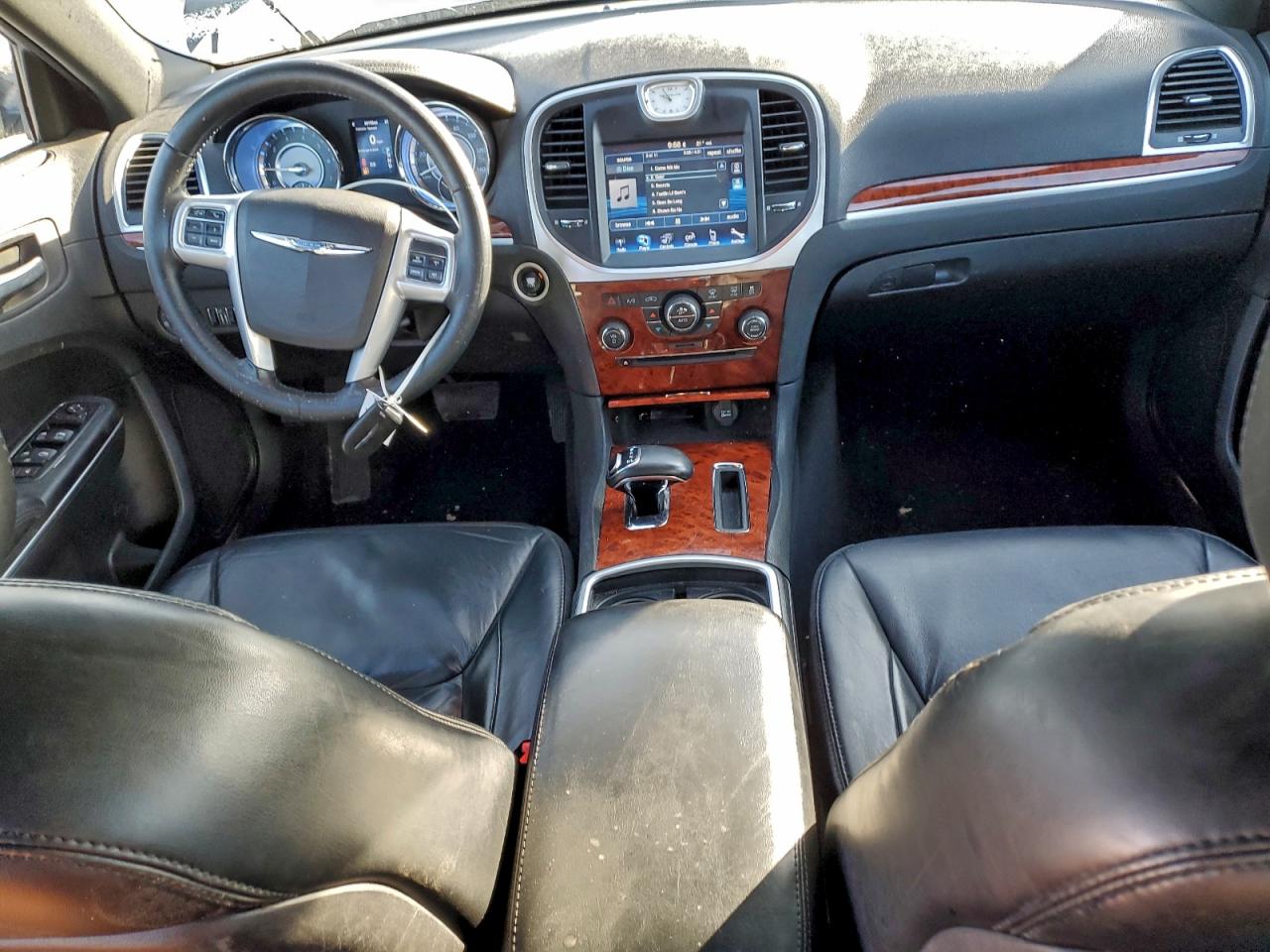 2014 CHRYSLER 300 photo 8