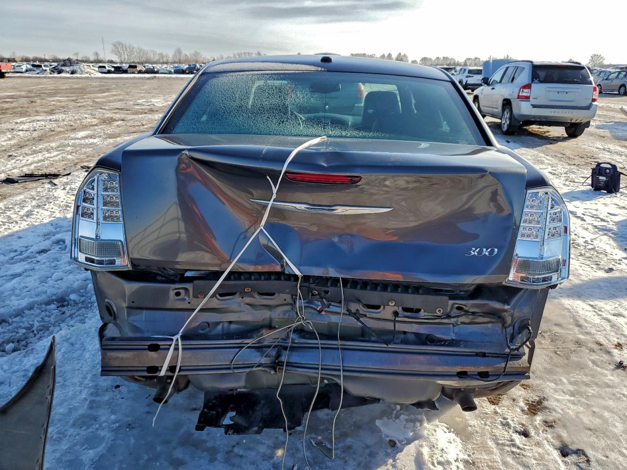 2014 CHRYSLER 300 photo 6