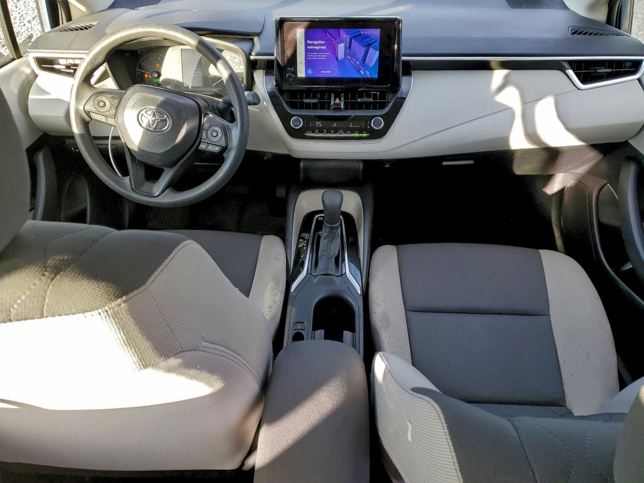 2024 TOYOTA COROLLA LE photo 8