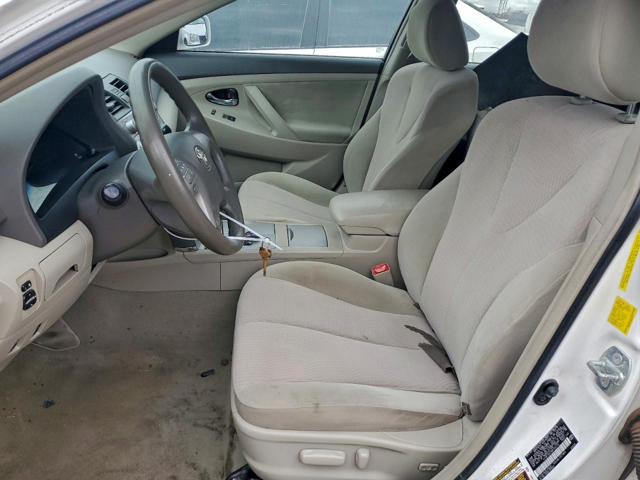 2011 TOYOTA CAMRY BASE photo 7