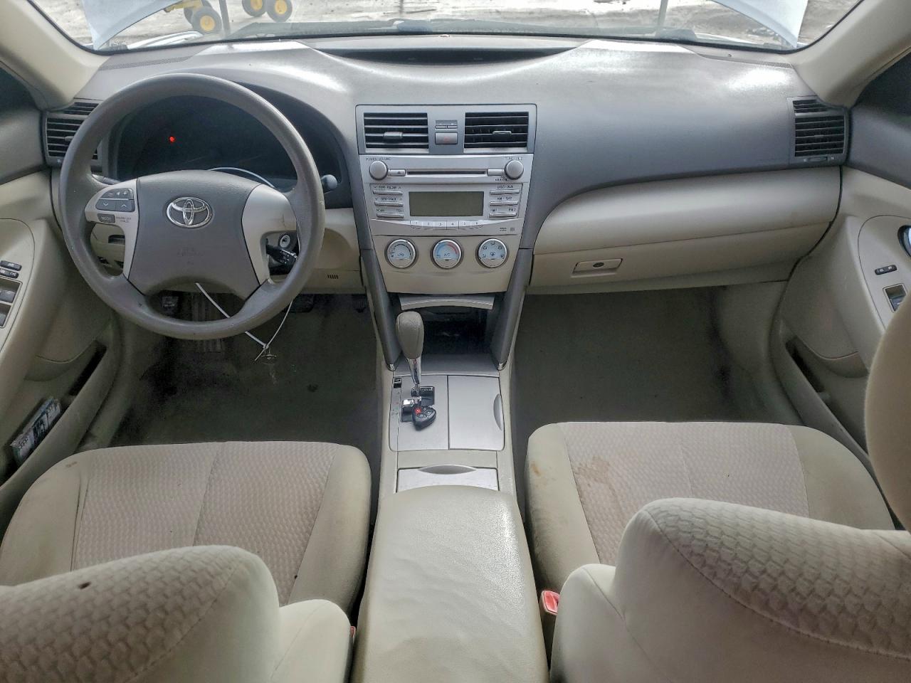 2011 TOYOTA CAMRY BASE photo 8