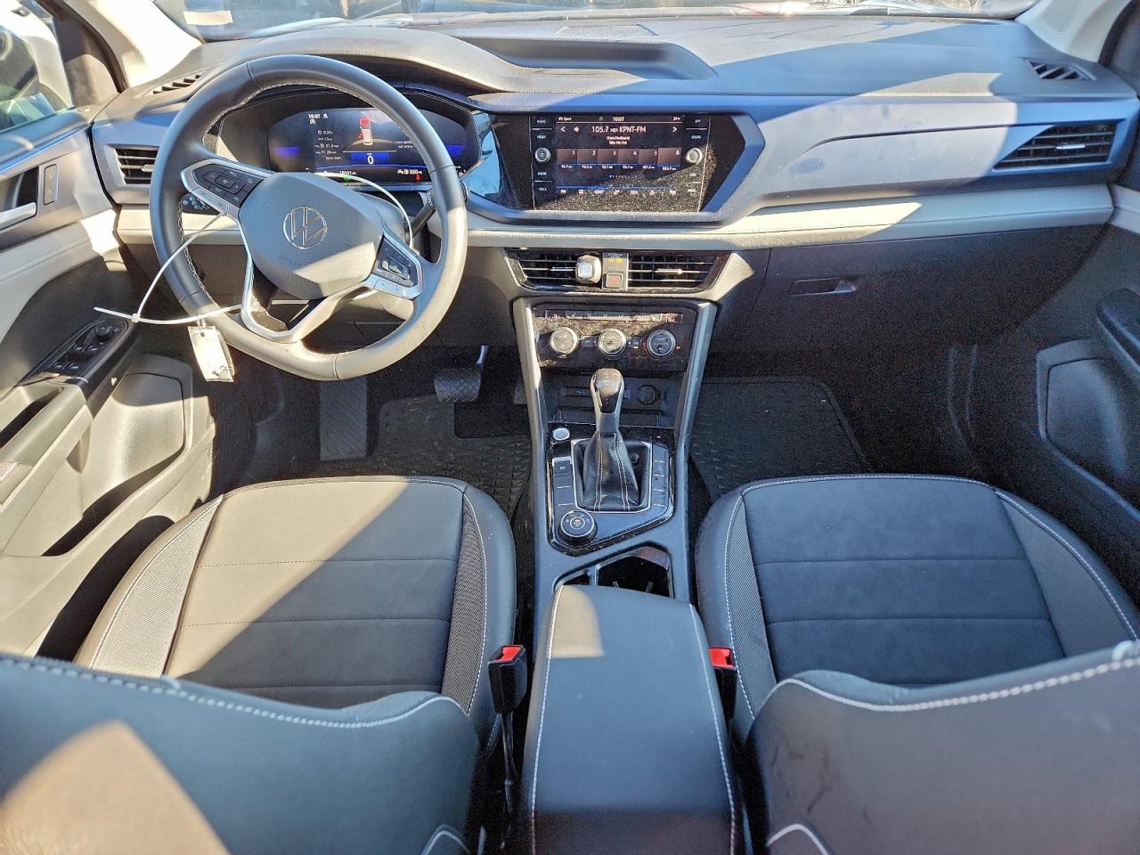 2024 VOLKSWAGEN TAOS SE photo 8