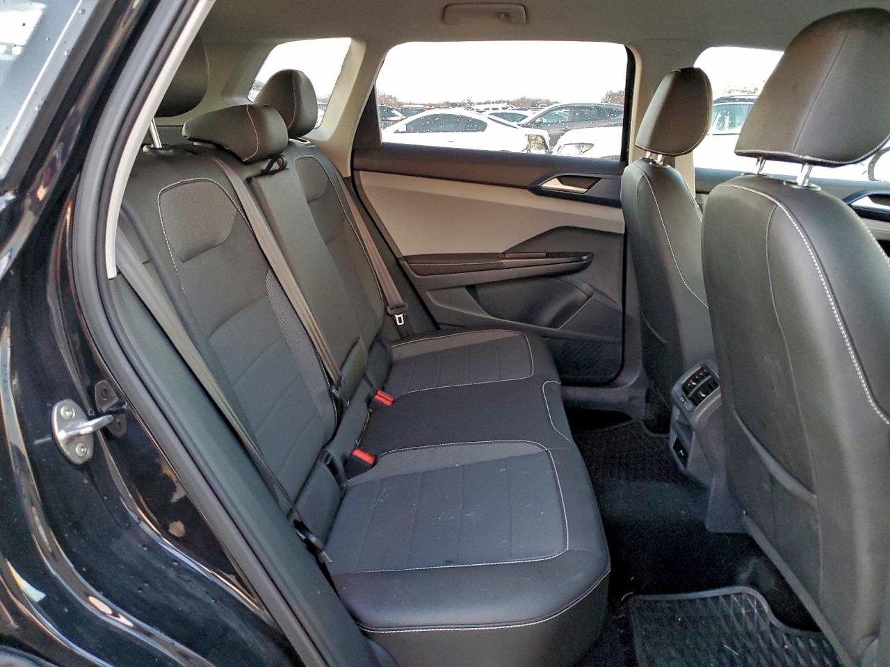 2024 VOLKSWAGEN TAOS SE photo 11