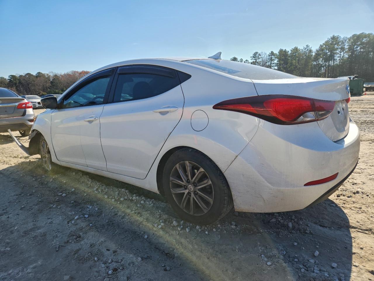 2015 HYUNDAI ELANTRA SE photo 2