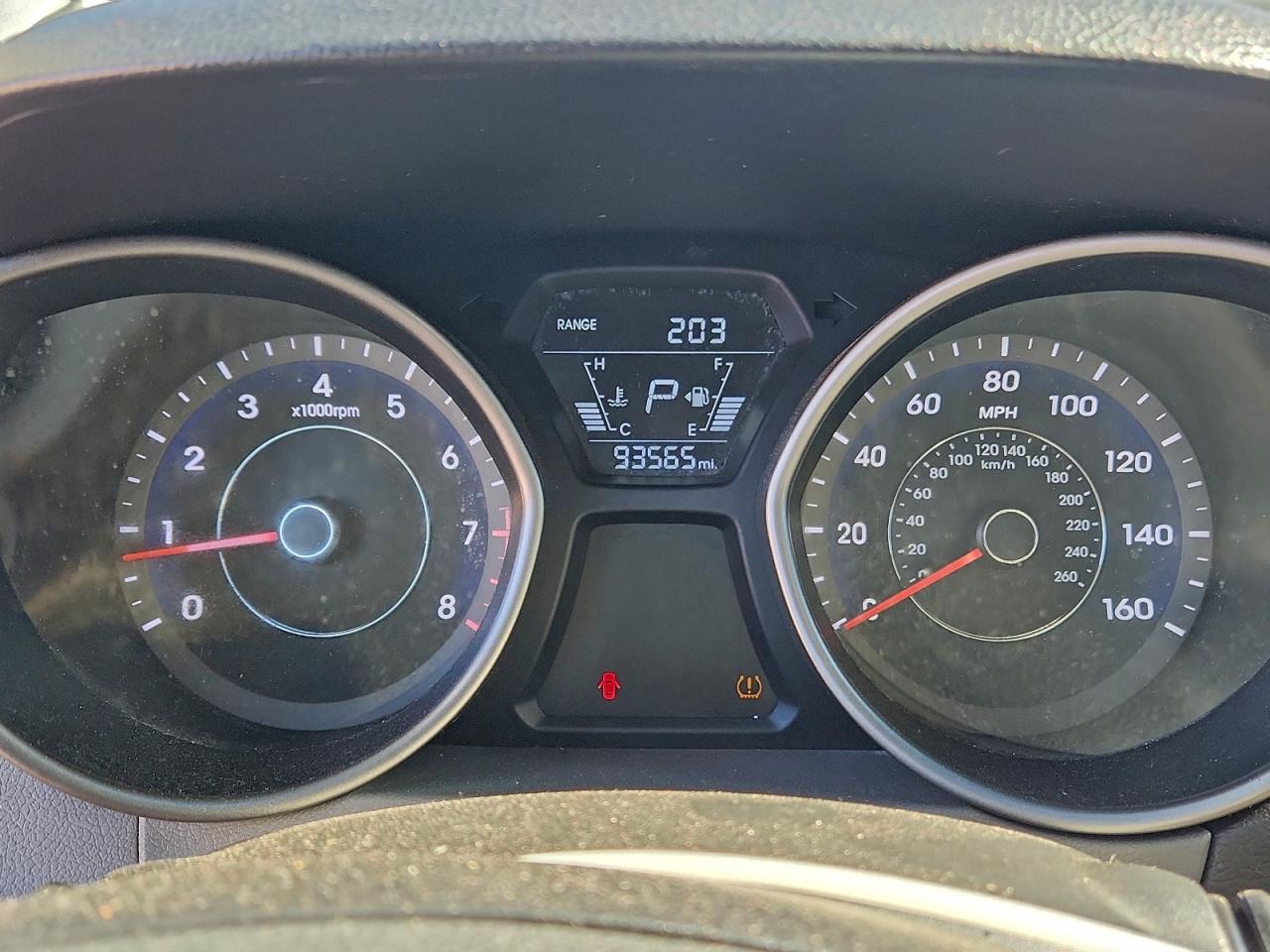 2015 HYUNDAI ELANTRA SE photo 9