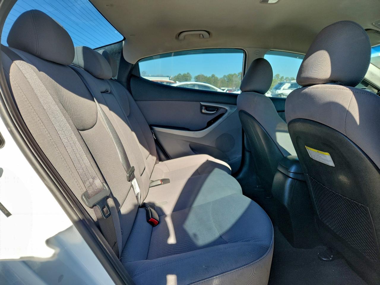 2015 HYUNDAI ELANTRA SE photo 10