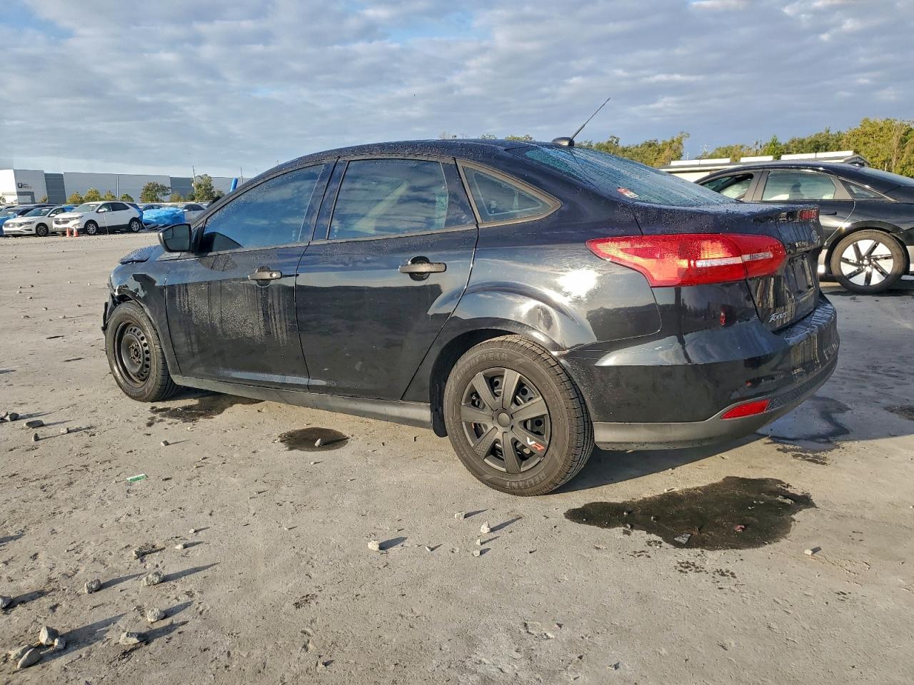 2017 FORD FOCUS S photo 2