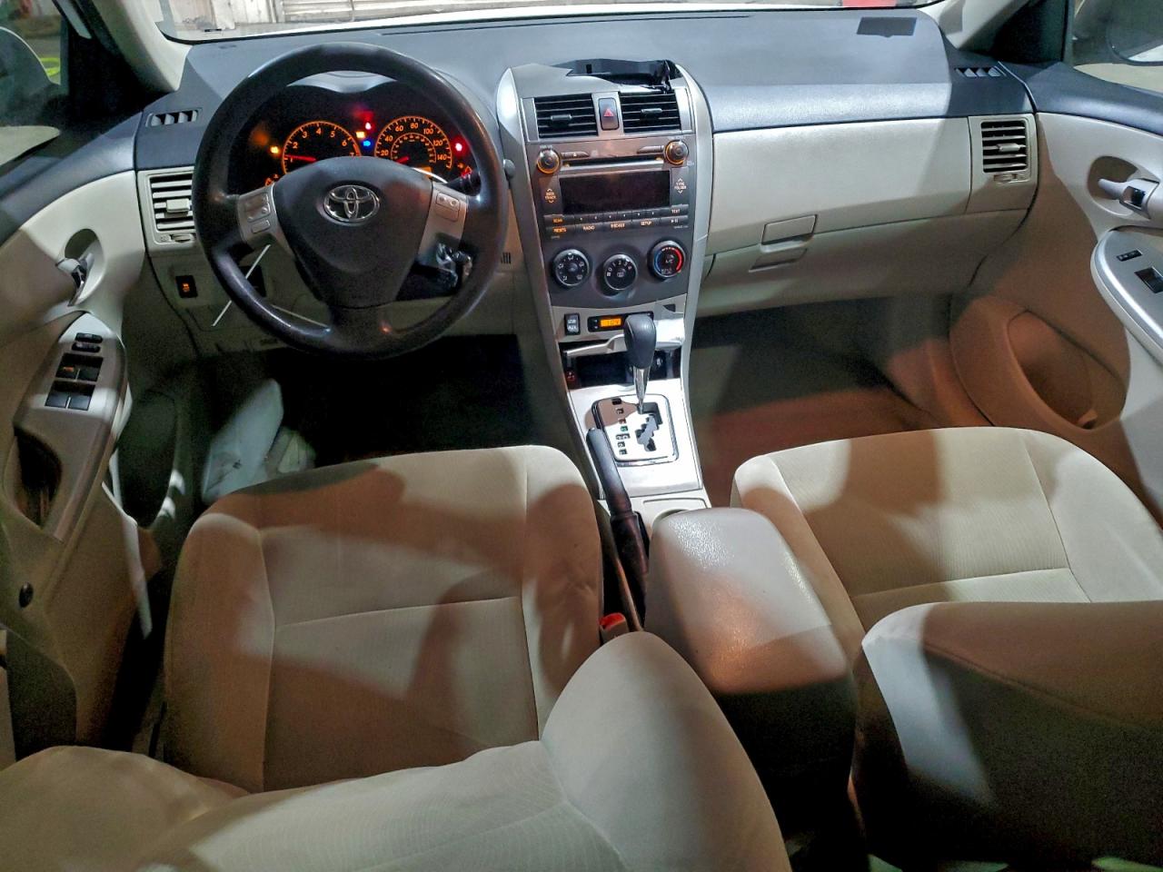 2011 TOYOTA COROLLA BASE photo 8