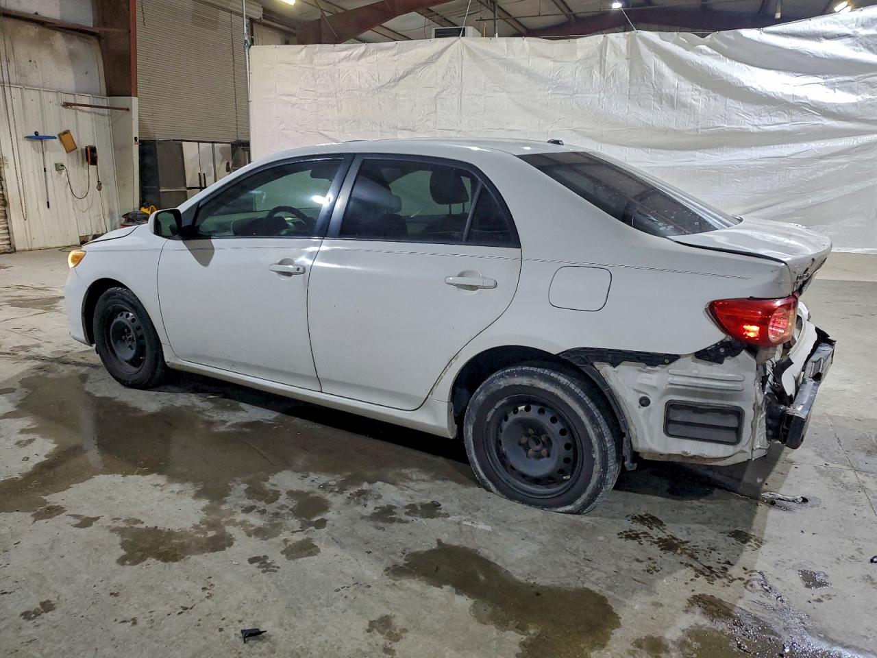 2011 TOYOTA COROLLA BASE photo 2