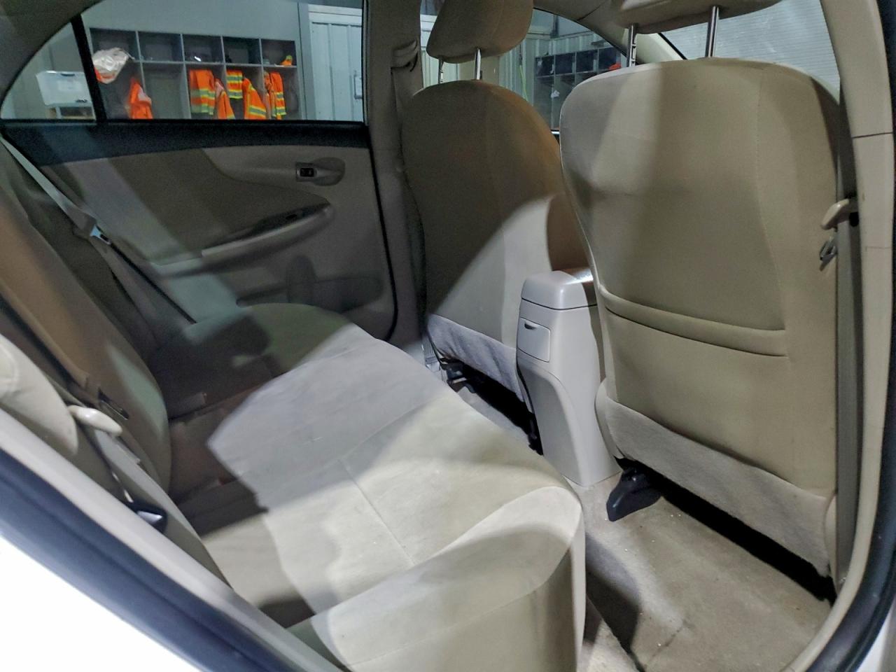 2011 TOYOTA COROLLA BASE photo 10