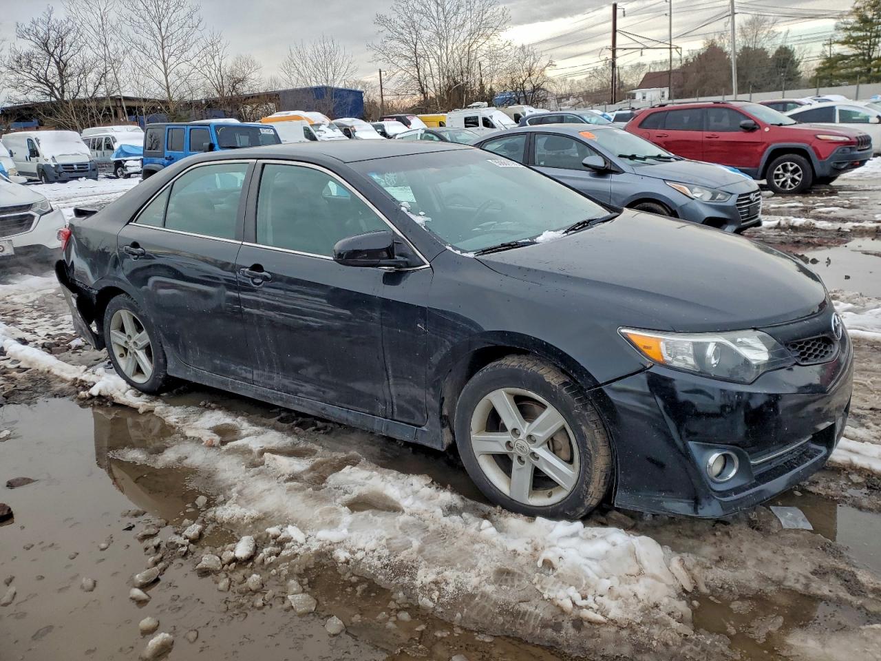 2012 TOYOTA CAMRY BASE photo 4