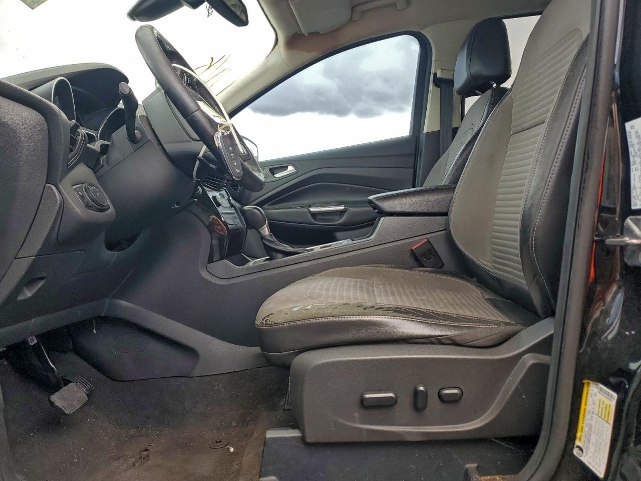 2017 FORD ESCAPE TITANIUM photo 7