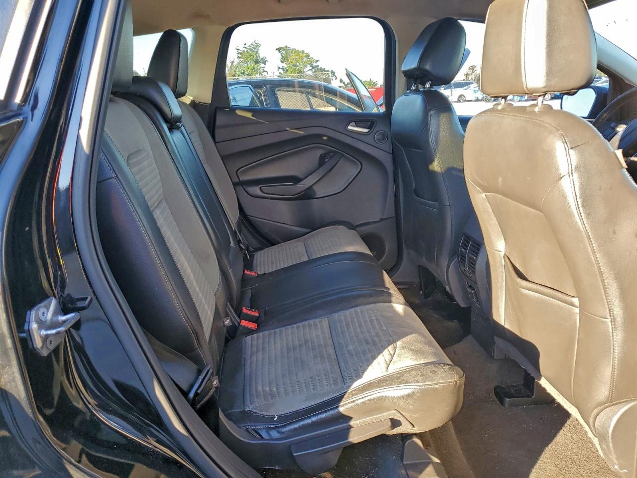 2017 FORD ESCAPE TITANIUM photo 11