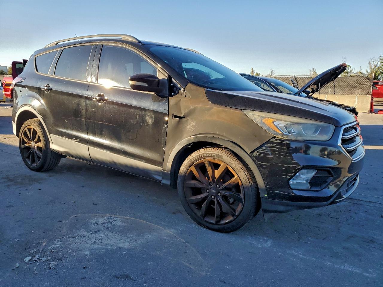 2017 FORD ESCAPE TITANIUM photo 4