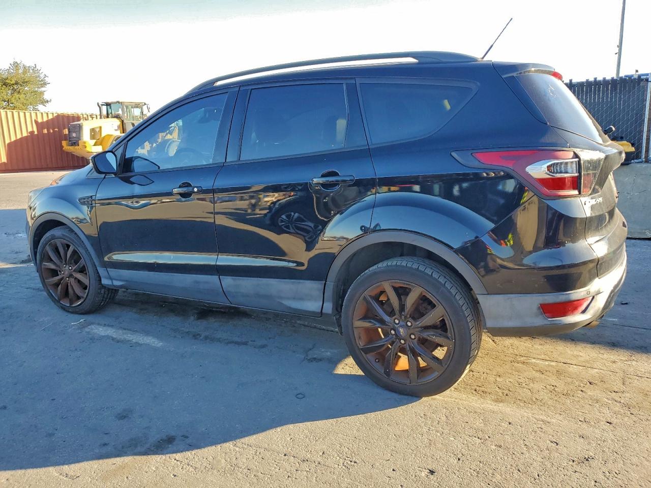2017 FORD ESCAPE TITANIUM photo 2