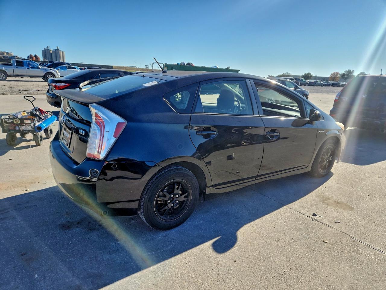 2014 TOYOTA PRIUS photo 3