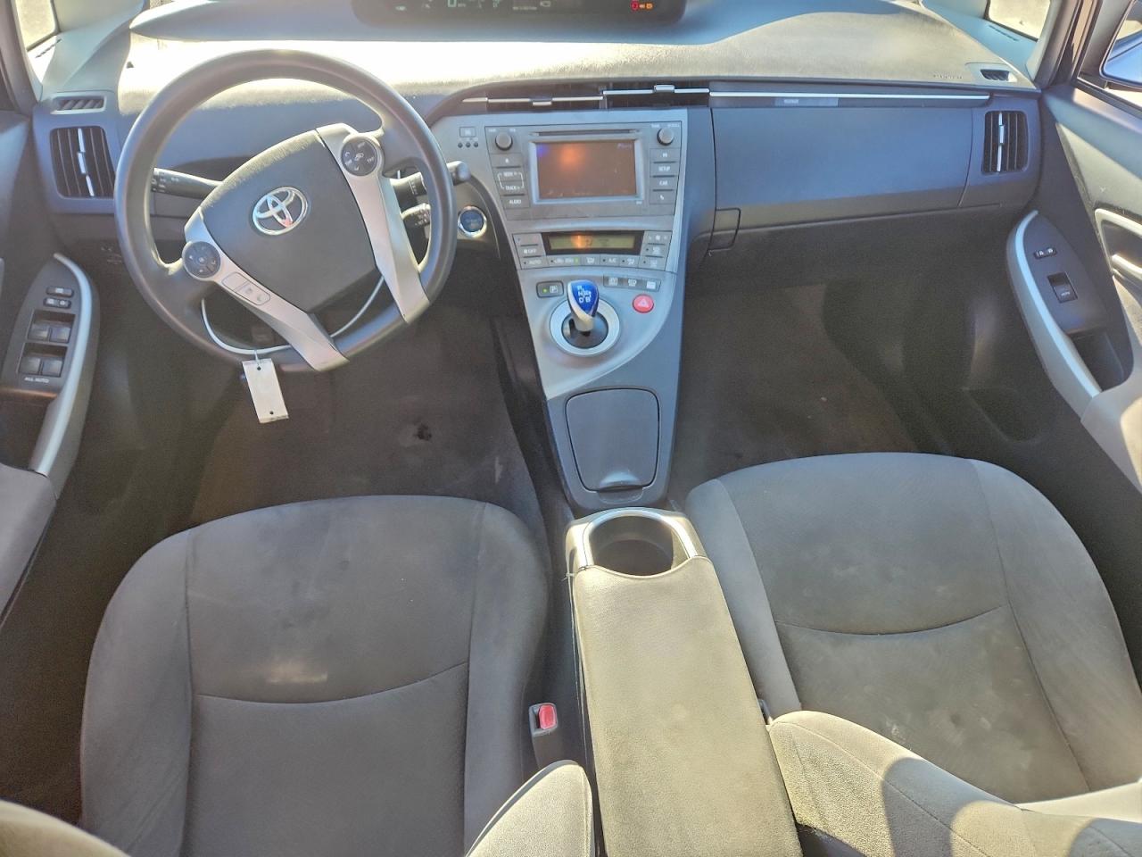 2014 TOYOTA PRIUS photo 8