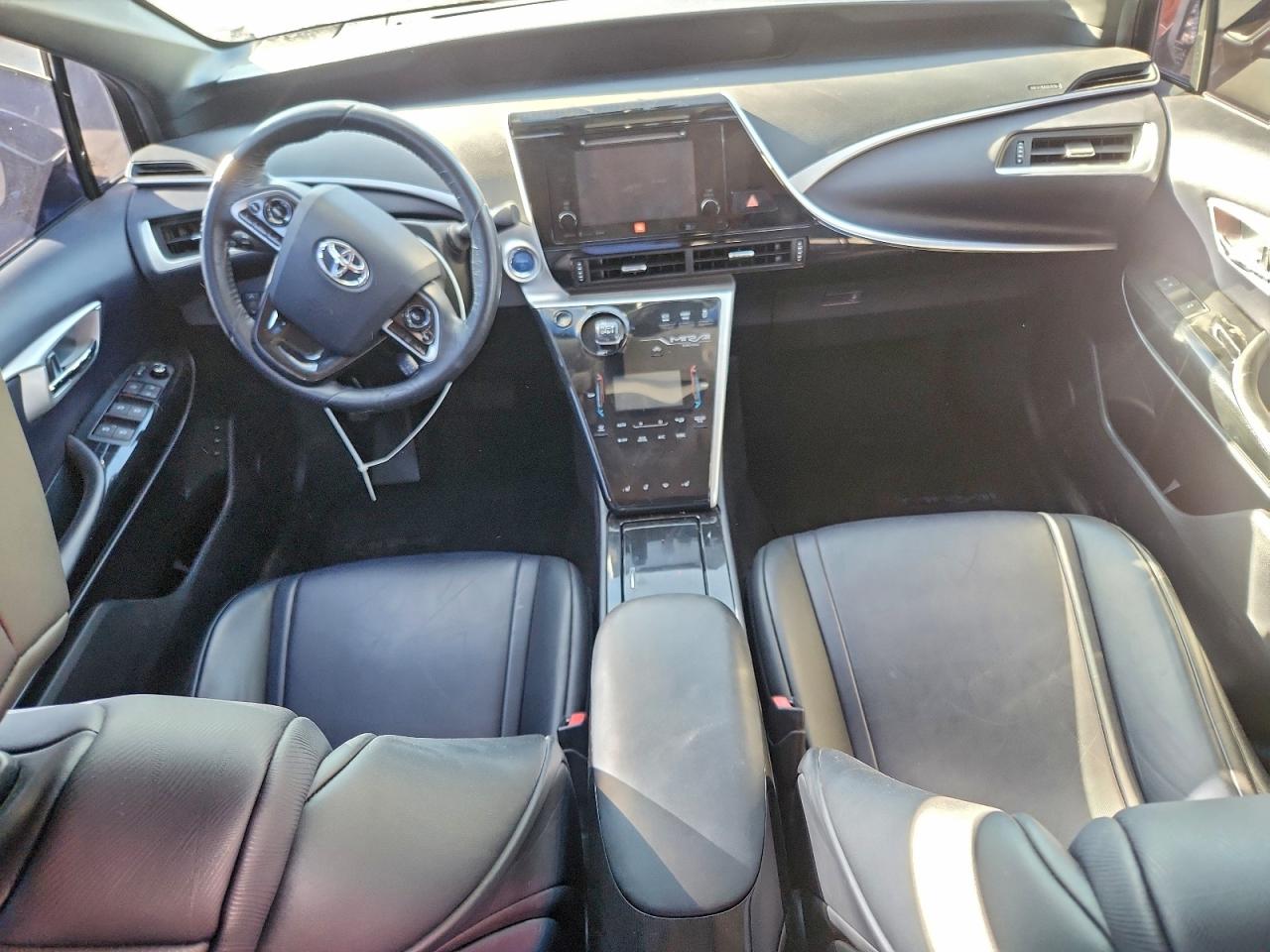 2017 TOYOTA MIRAI photo 8