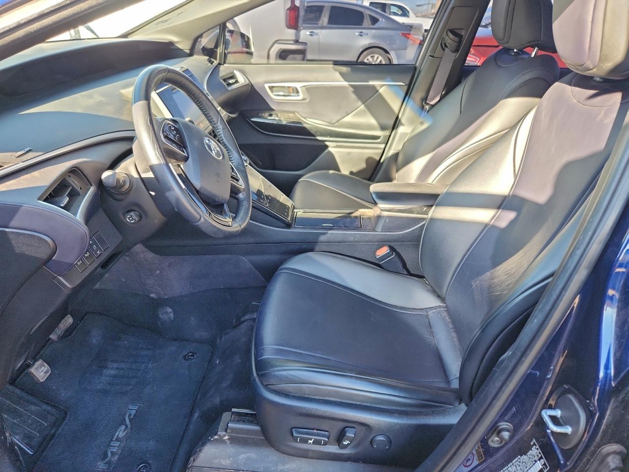 2017 TOYOTA MIRAI photo 7
