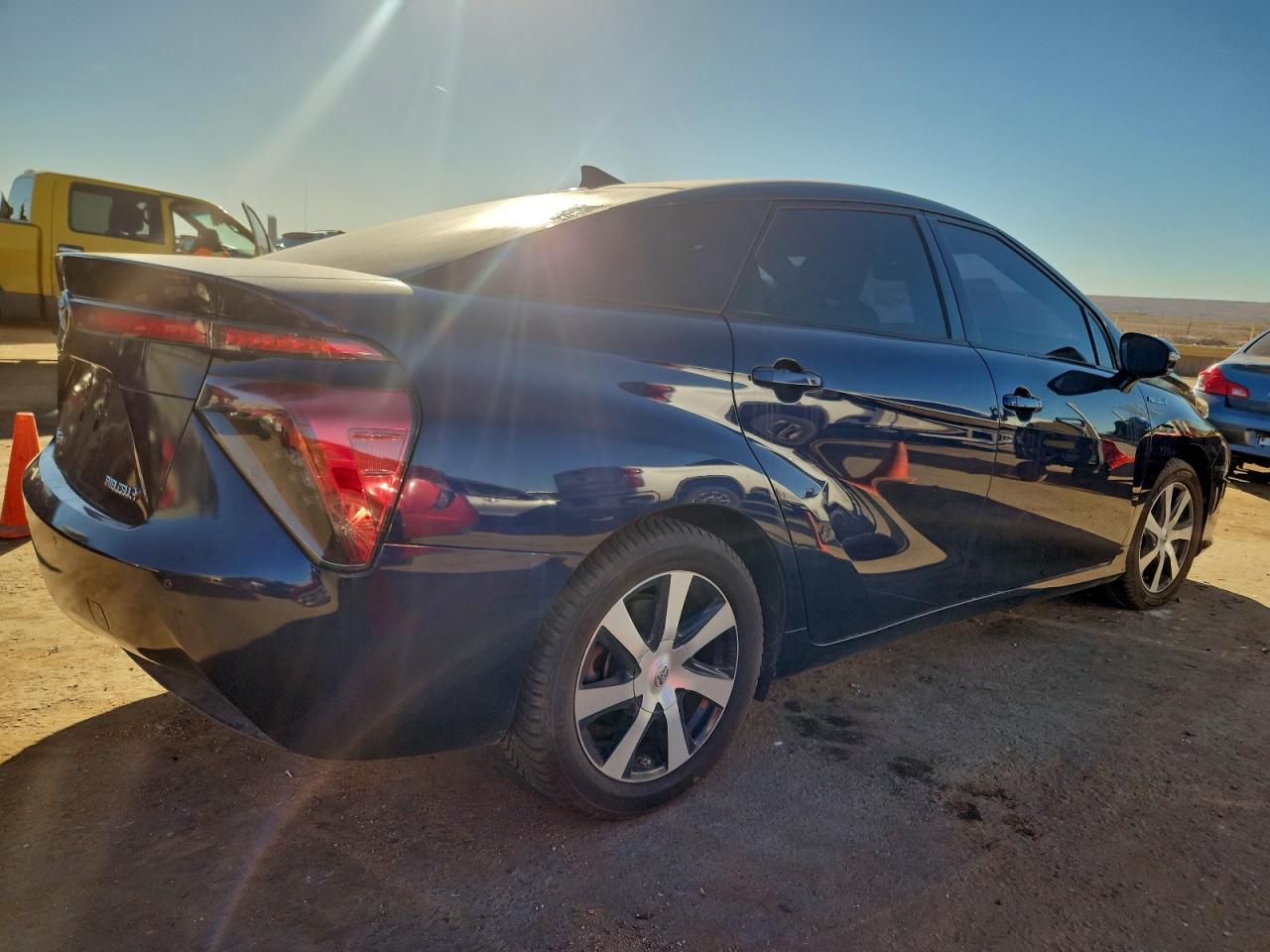 2017 TOYOTA MIRAI photo 3