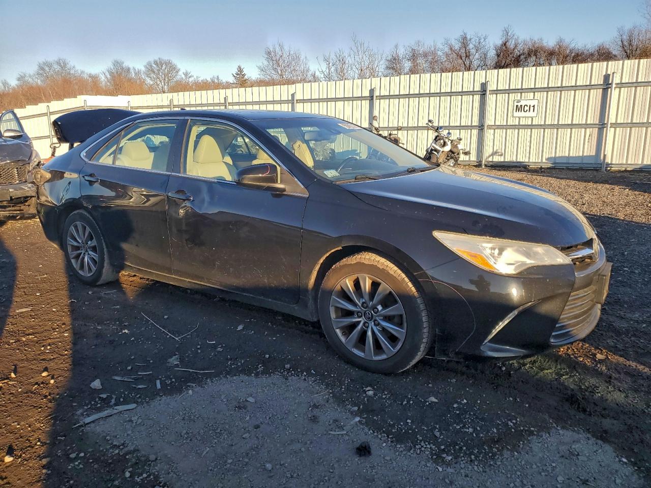 2016 TOYOTA CAMRY XSE photo 4