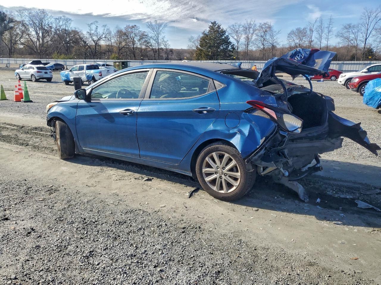 2014 HYUNDAI ELANTRA photo 2