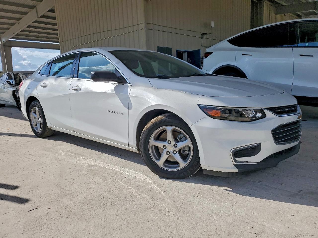 2018 CHEVROLET MALIBU LS photo 4