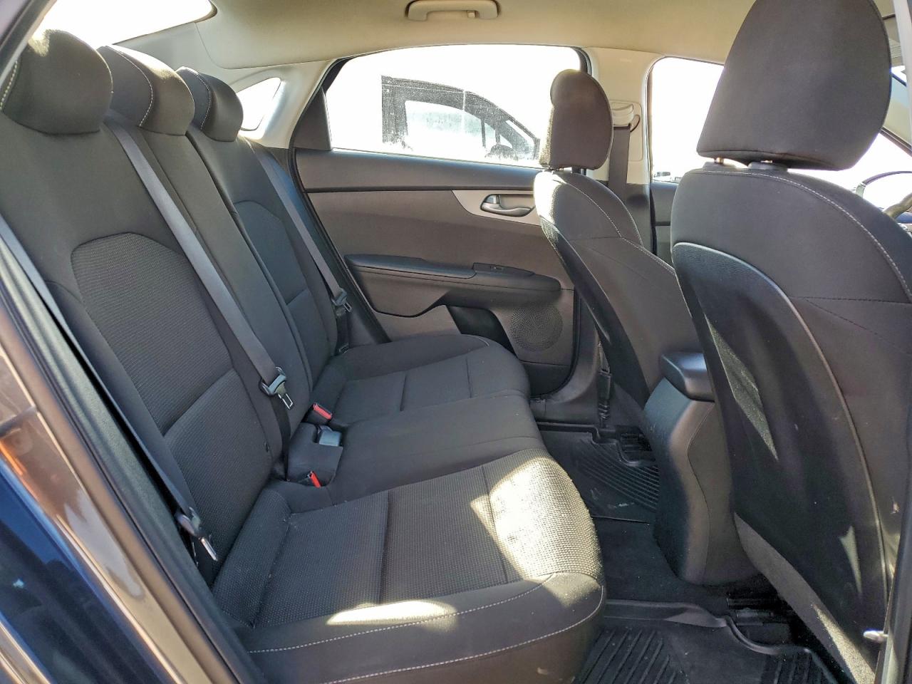 2021 KIA FORTE FE photo 10