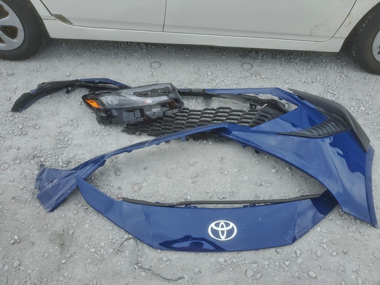 2025 TOYOTA CAMRY XSE photo 12