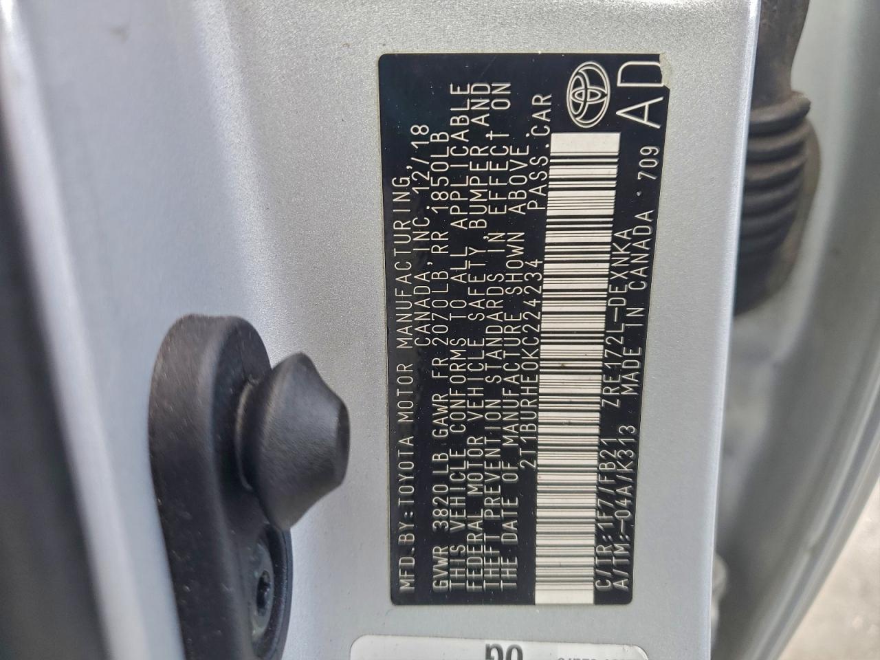 2019 TOYOTA COROLLA L photo 12