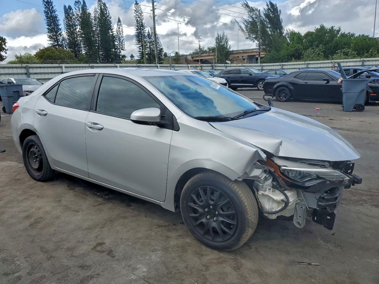 2019 TOYOTA COROLLA L photo 4