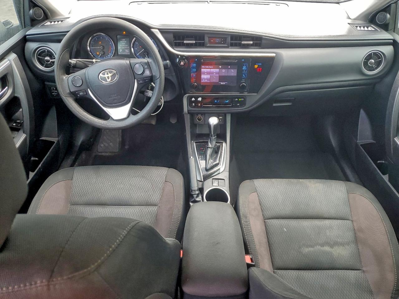 2019 TOYOTA COROLLA L photo 8