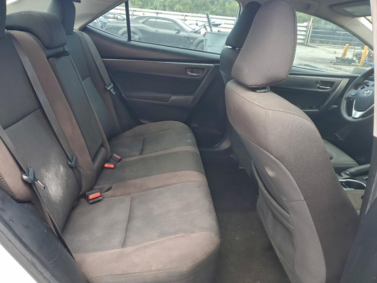 2019 TOYOTA COROLLA L photo 10