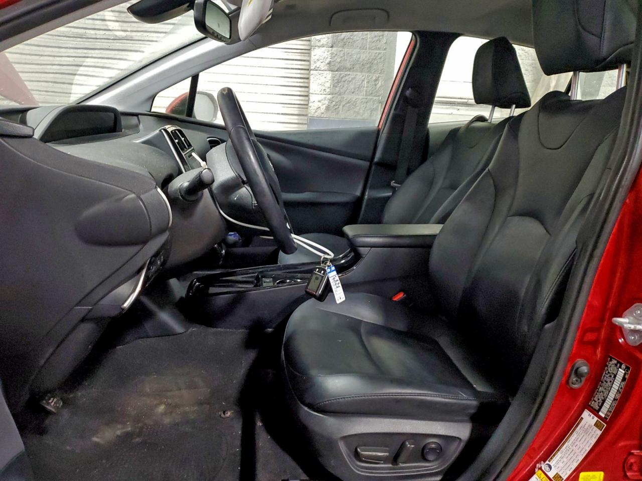 2019 TOYOTA PRIUS photo 7