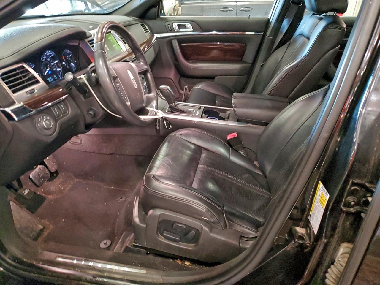 2010 LINCOLN MKS photo 7