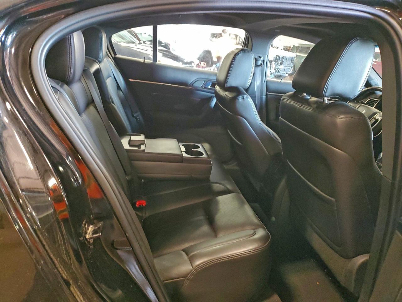 2010 LINCOLN MKS photo 10
