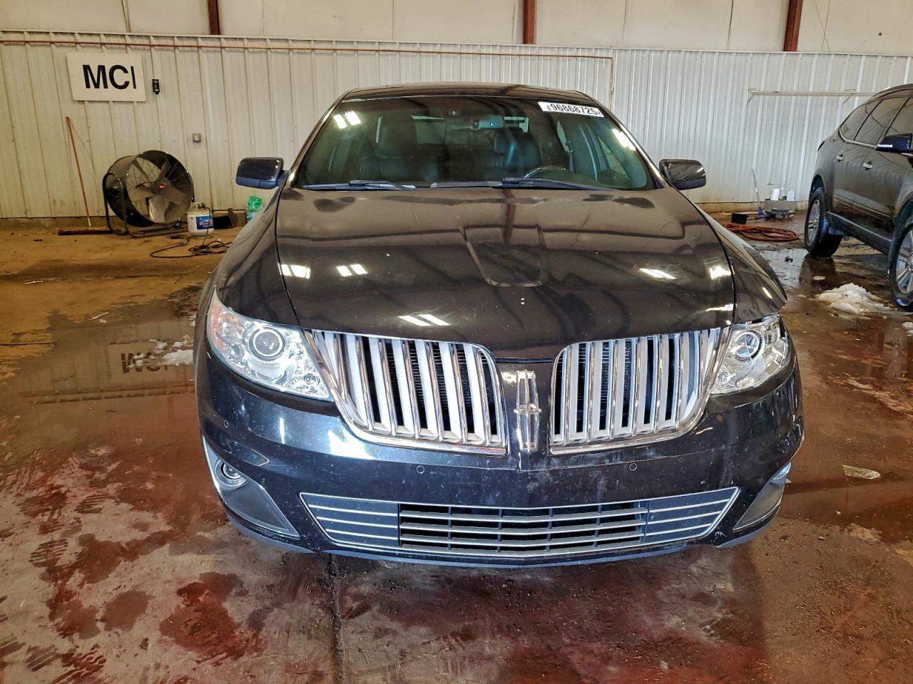 2010 LINCOLN MKS photo 5
