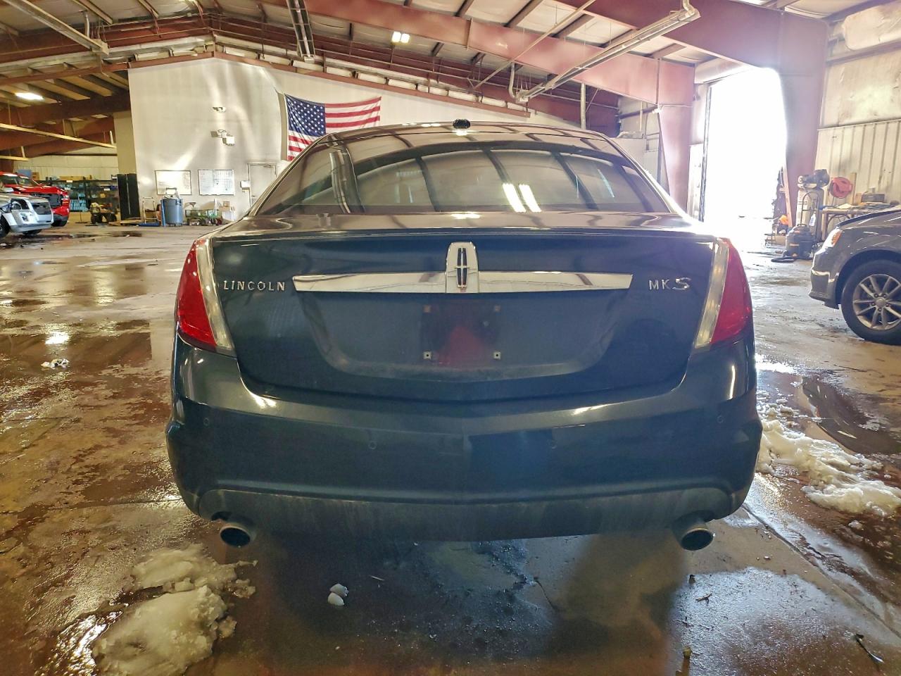 2010 LINCOLN MKS photo 6