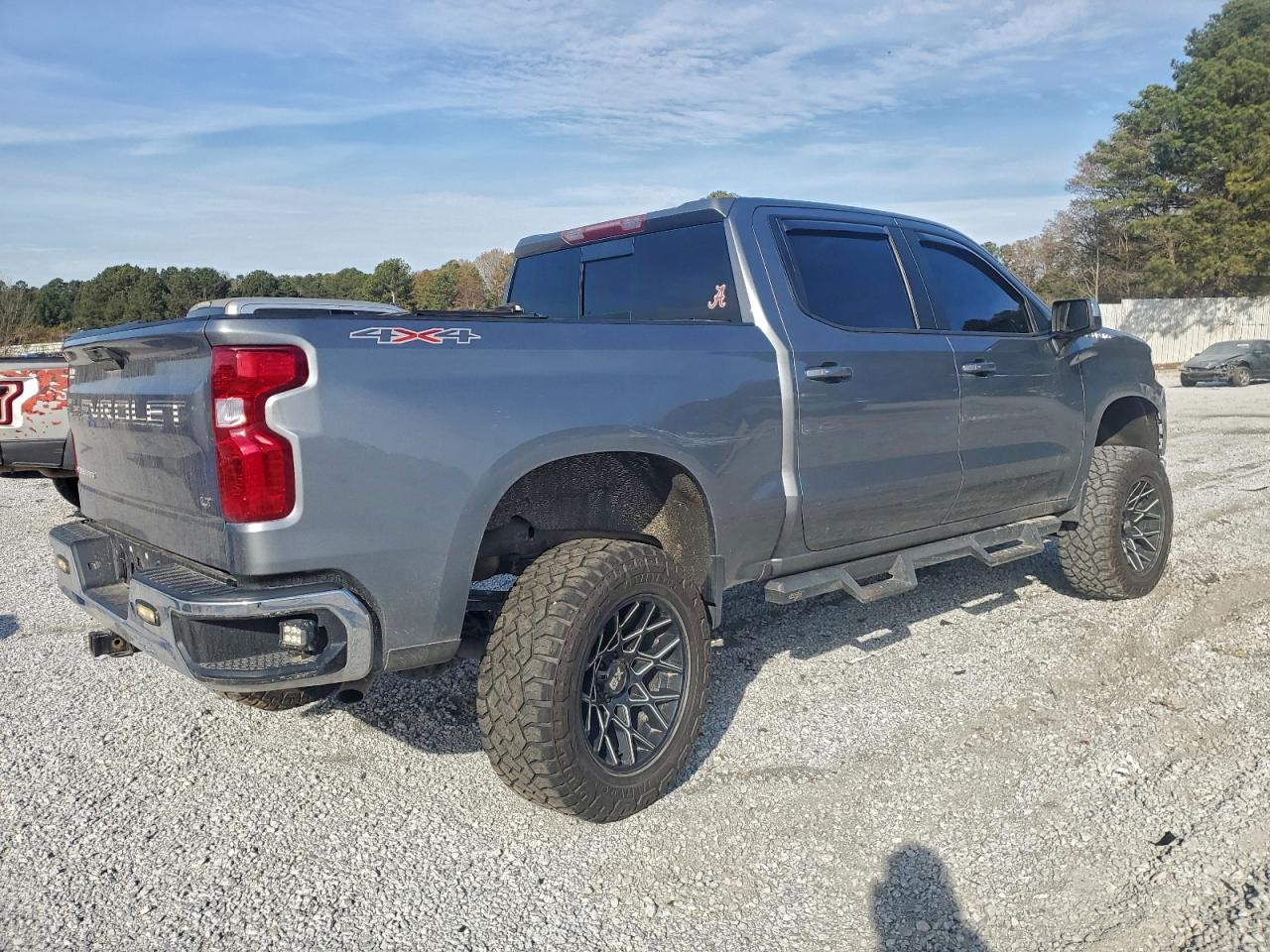 2019 CHEVROLET SILVERADO K1500 LT photo 3