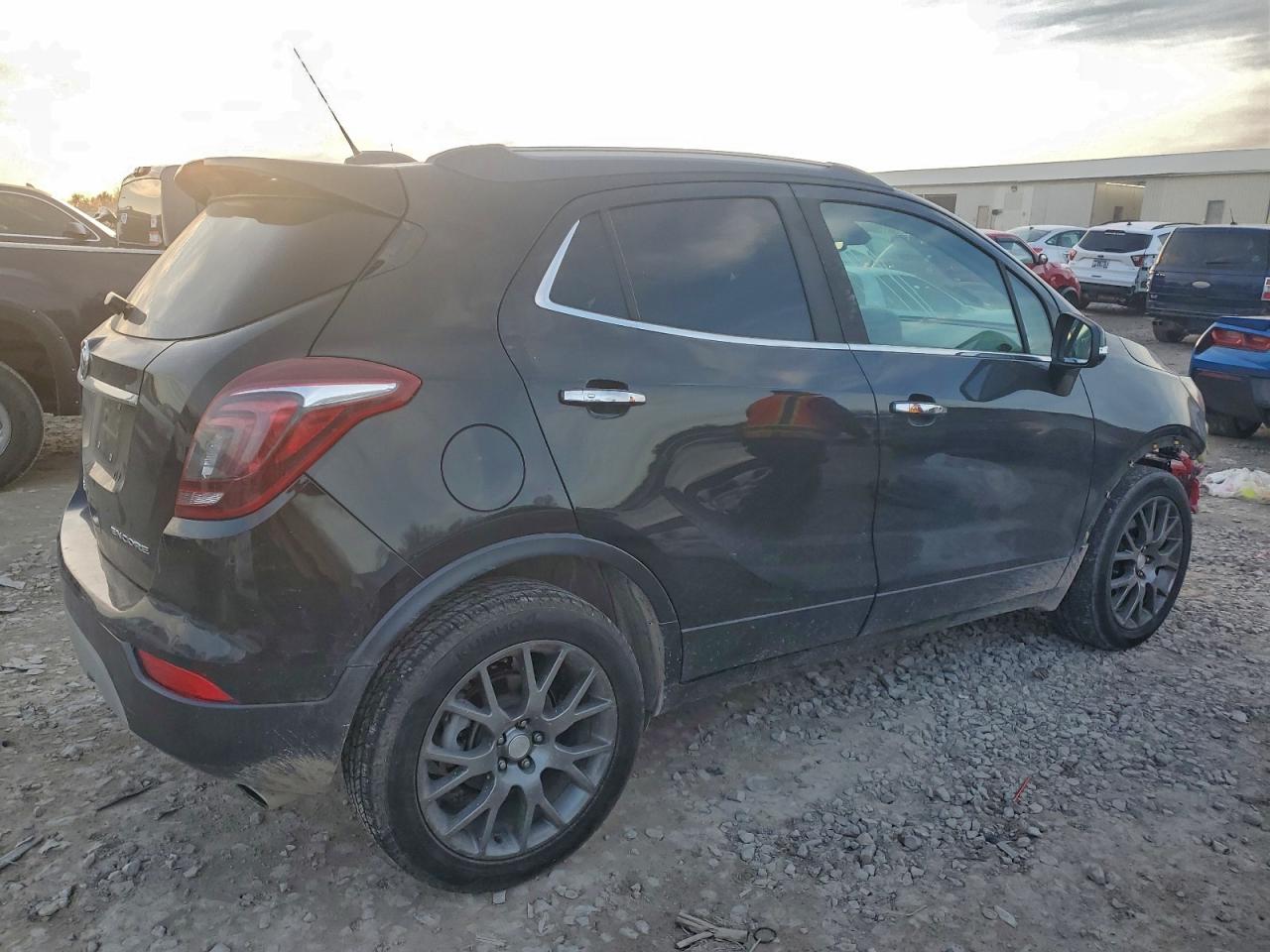2018 BUICK ENCORE SPORT TOURING photo 3
