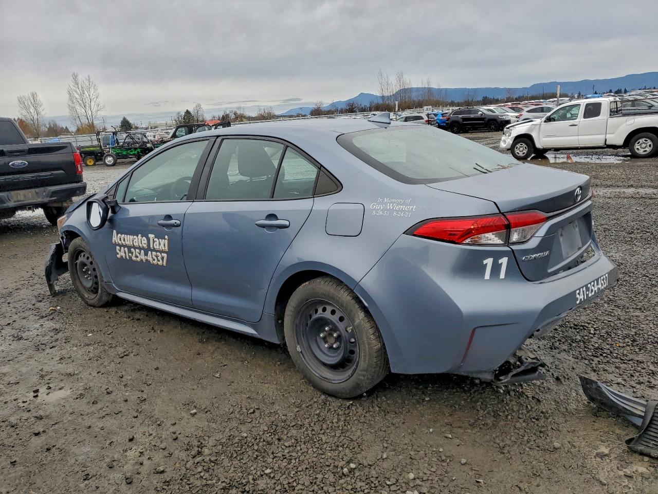 2020 TOYOTA COROLLA LE photo 3