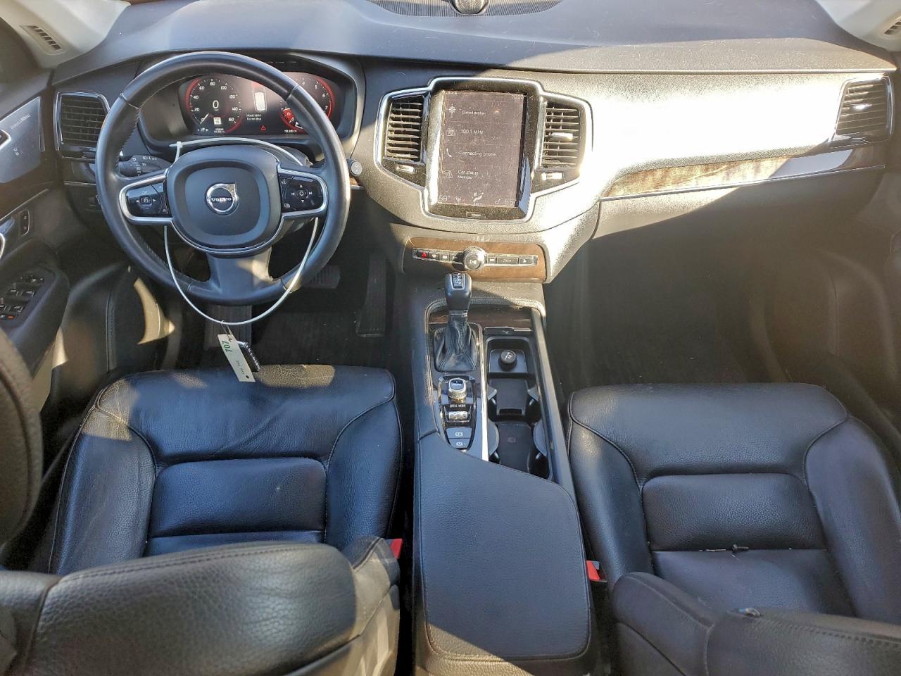 2016 VOLVO XC90 T6 photo 8